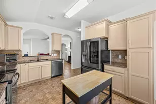 320 Ammonite Ln, Jarrell, TX 76537 - Photo 9