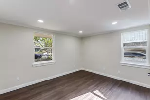 1118 Spur St, Austin, TX 78721 - Photo 15