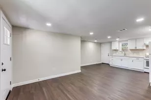 1118 Spur St, Austin, TX 78721 - Photo 11