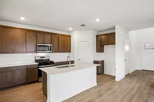 25524 Farmers Crop Ln, Elgin, TX 78621 - Photo 13