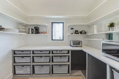 2007 Wychwood Drive, Austin, TX 78746 - Photo 7