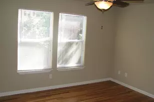 907 W 30th St, Austin, TX 78705 - Photo 15