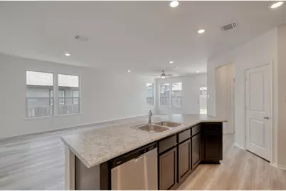 910 Yellow Ribbon Cove, Jarrell, TX 76537 - Photo 11