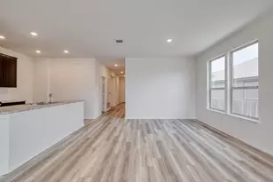 910 Yellow Ribbon Cove, Jarrell, TX 76537 - Photo 5