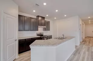 910 Yellow Ribbon Cove, Jarrell, TX 76537 - Photo 9