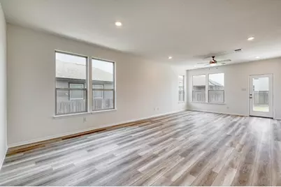 910 Yellow Ribbon Cove, Jarrell, TX 76537 - Photo 3