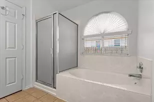 306 Creston St, Hutto, TX 78634 - Photo 9