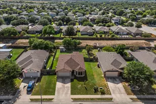 306 Creston St, Hutto, TX 78634 - Photo 13