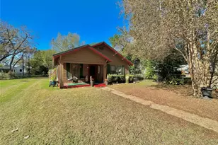405 Mills St, Smithville, TX 78957 - Photo 5