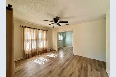 405 Mills Street, Smithville, TX 78957 - Photo 7