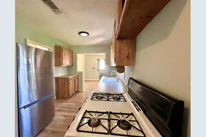 405 Mills Street, Smithville, TX 78957 - Photo 11