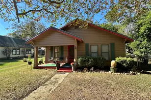 405 Mills St, Smithville, TX 78957 - Photo 3
