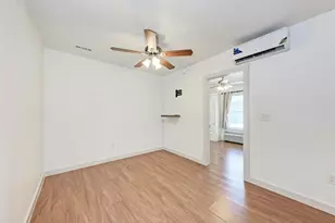 306 E 30th St, Austin, TX 78705 - Photo 15