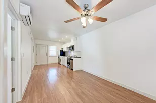 306 E 30th St, Austin, TX 78705 - Photo 17