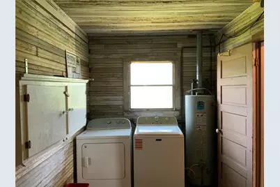 408 S Grimes Street, Giddings, TX 78942 - Photo 11
