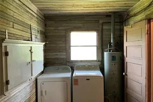 408 S Grimes St, Giddings, TX 78942 - Photo 11