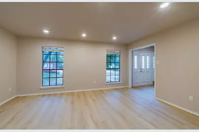 8007 Buckshot Trail, Austin, TX 78729 - Photo 9