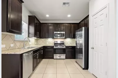 8601 Rock Pigeon Drive, Austin, TX 78729 - Photo 15