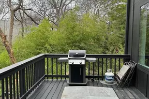 2109 Riverview St, Austin, TX 78702 - Photo 9