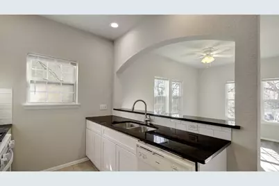 2206 Pennsylvania Avenue #A, Austin, TX 78702 - Photo 9