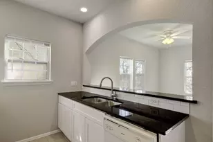 2206 Pennsylvania Ave, Austin, TX 78702 - Photo 9