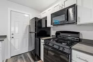1911 Hearthside Dr, Austin, TX 78757 - Photo 23