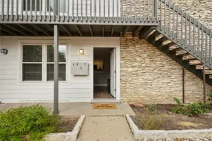 2504 Manor Cir, Austin, TX 78723 - Photo 3