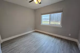 2504 Manor Cir, Austin, TX 78723 - Photo 15