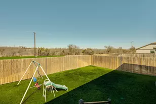 557 Greatest Gift Wy, Jarrell, TX 76537 - Photo 33