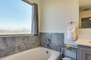 557 Greatest Gift Wy, Jarrell, TX 76537 - Photo 27
