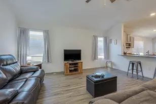 557 Greatest Gift Wy, Jarrell, TX 76537 - Photo 5