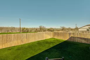 557 Greatest Gift Wy, Jarrell, TX 76537 - Photo 33