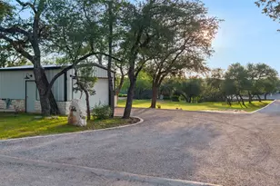 1104 Cliffview Dr, Spicewood, TX 78669 - Photo 33