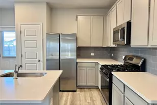 13 Bent Trl Ln, Georgetown, TX 78628 - Photo 9