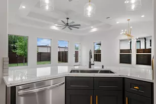 303 W Lane Ave, Manor, TX 78653 - Photo 13