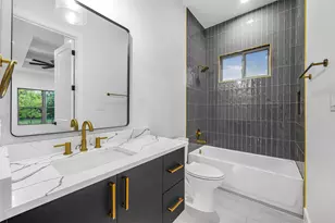 303 W Lane Ave, Manor, TX 78653 - Photo 25