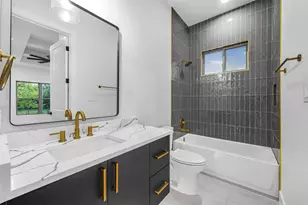 303 W Lane Ave, Manor, TX 78653 - Photo 13