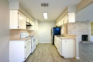 209 E Noton St, Pflugerville, TX 78660 - Photo 5