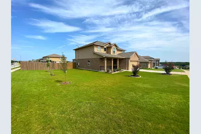 122 Liard River Road, Hutto, TX 78634 - Photo 5