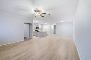 204 Quail Convey Dr, Jarrell, TX 76537 - Photo 7