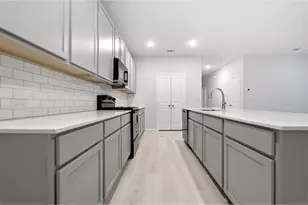 204 Quail Convey Dr, Jarrell, TX 76537 - Photo 13