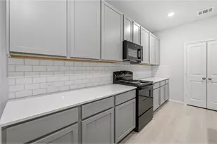 204 Quail Convey Dr, Jarrell, TX 76537 - Photo 15