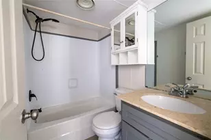 1265 Bugtussle Ln, Luling, TX 78648 - Photo 7