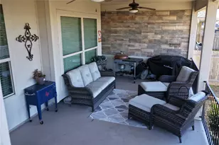 305 Lightcliff St, Hutto, TX 78634 - Photo 29