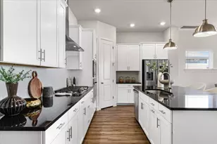 908 Knowles Dr, Hutto, TX 78634 - Photo 5