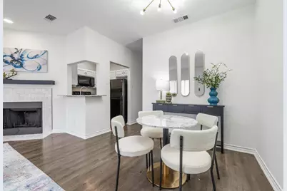 915 22nd 1/2 Street W #101, Austin, TX 78705 - Photo 5