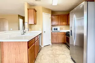 318 Mitchell Dr, Hutto, TX 78634 - Photo 9