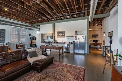 102 E Second Street #201, Taylor, TX 76574 - Photo 3