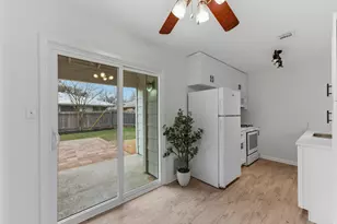 2711 St Edwards Cir, Austin, TX 78704 - Photo 17