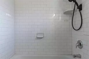 2711 St Edwards Cir, Austin, TX 78704 - Photo 7